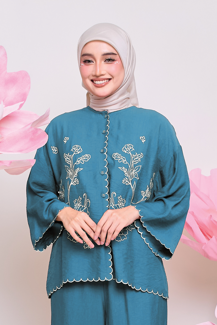 Maudy Blouse
