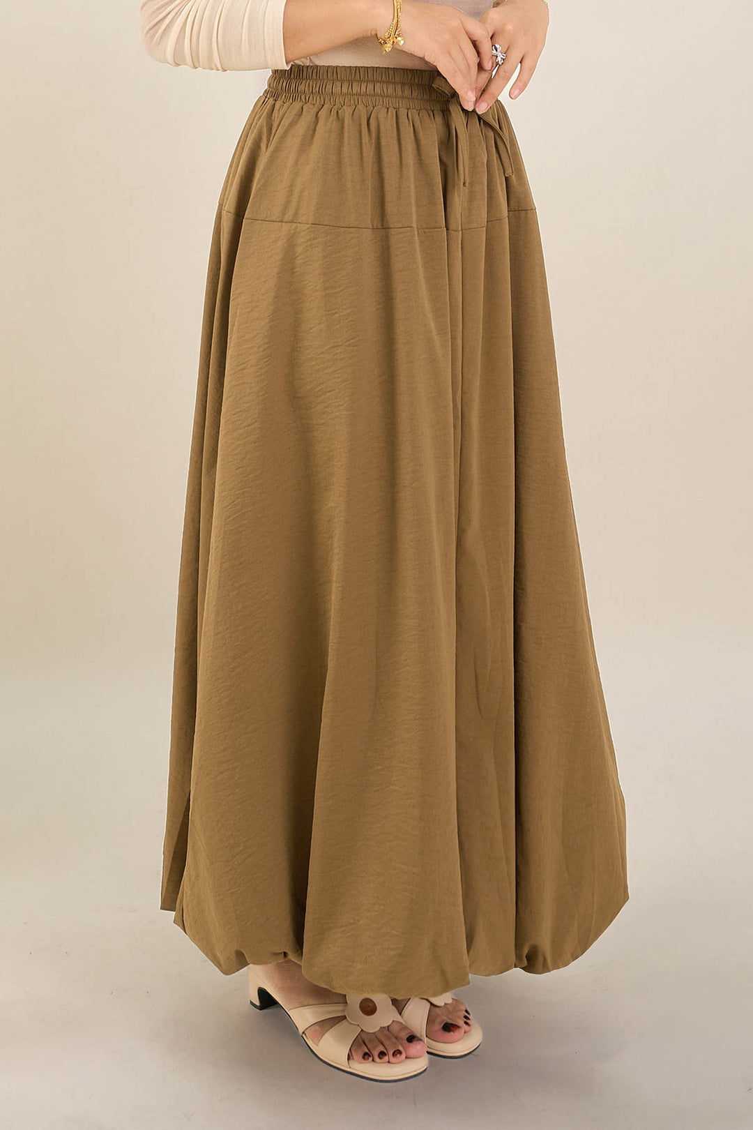 Zyla Balloon Skirt Khaki
