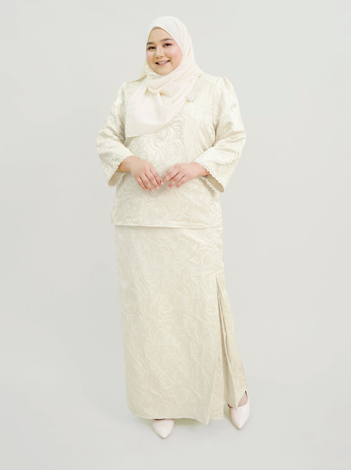 Felline Plus Size Kurung in Champagne