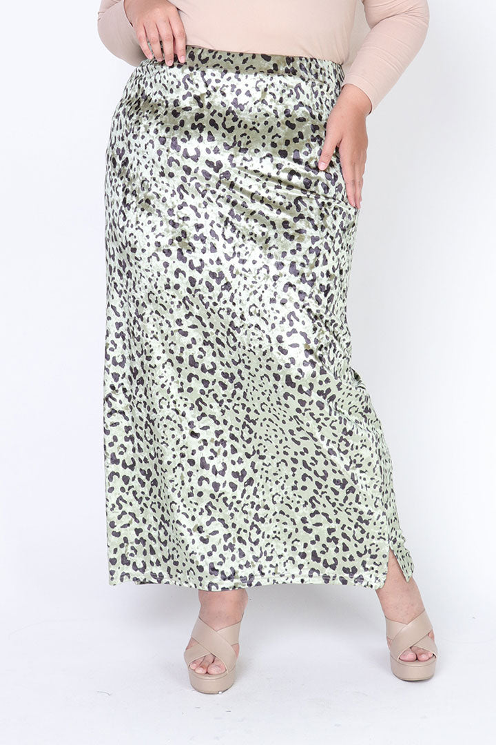 Leopard Velvet Plus Skirt Green