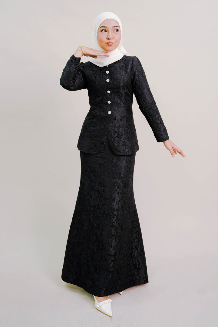 Zenata Kurung in Black
