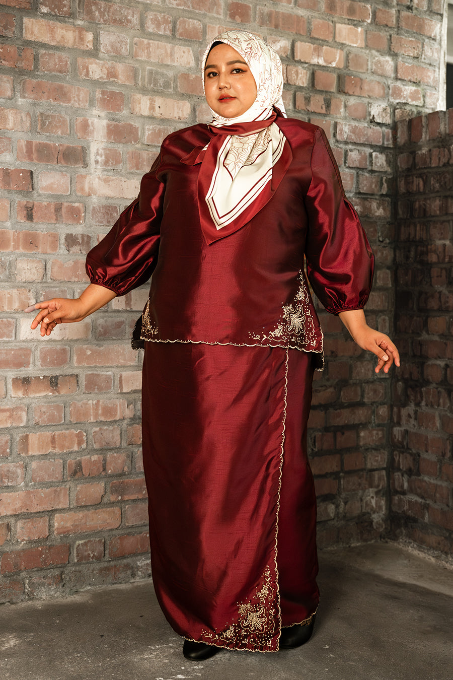 Evelyn Plus Size Kurung with Embroidery in Burgundy