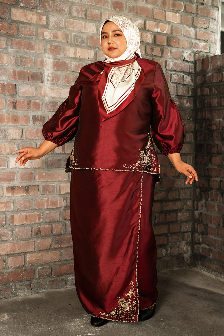 Evelyn Plus Size Kurung with Embroidery in Burgundy