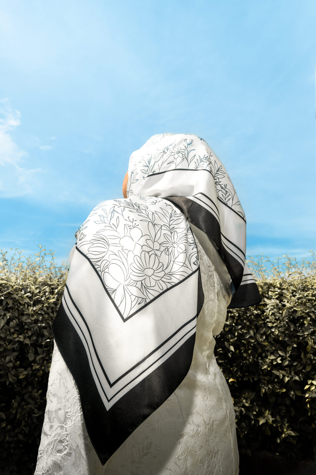 Azura Satin Printed Square Black