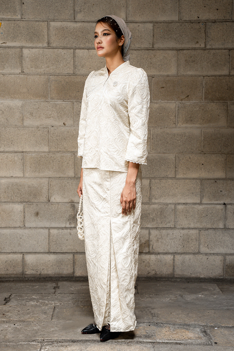 Felline Kurung in Champagne