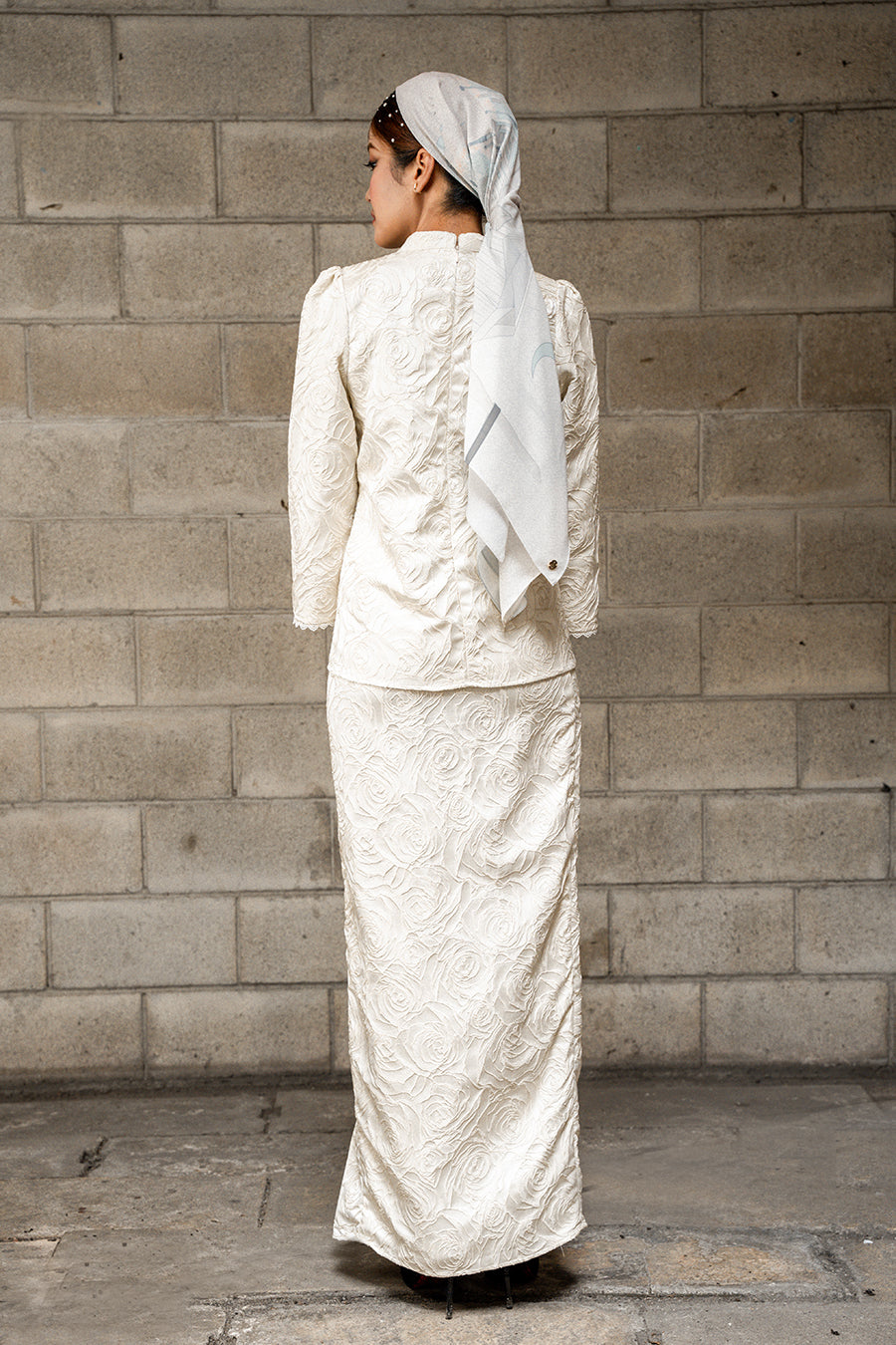 Felline Kurung in Champagne