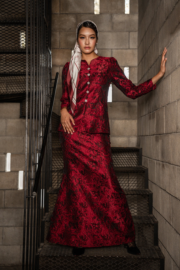 Zenata Kurung in Red