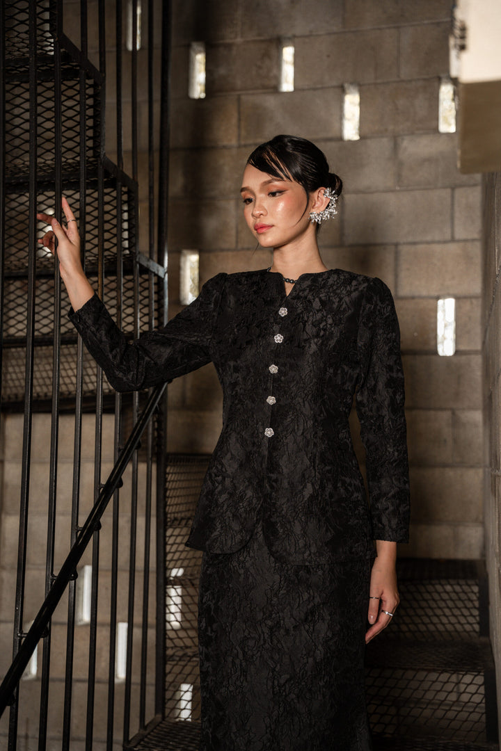 Zenata Kurung in Black