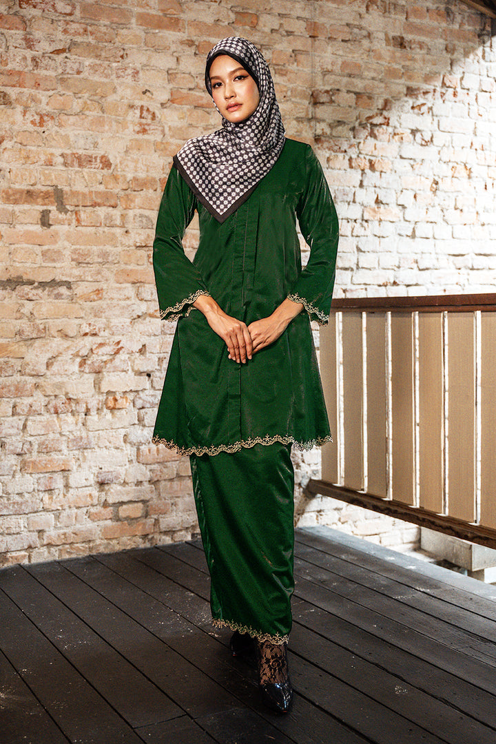 Orlin Kurung in Green
