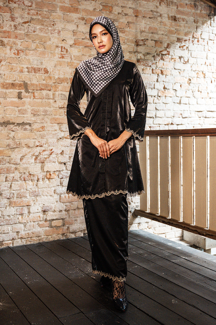 Orlin Kurung in Black