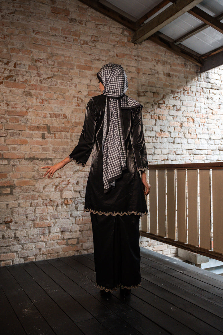 Orlin Kurung in Black