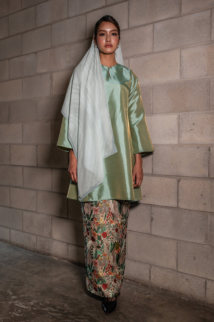 Nour Shantung Kurung in Green