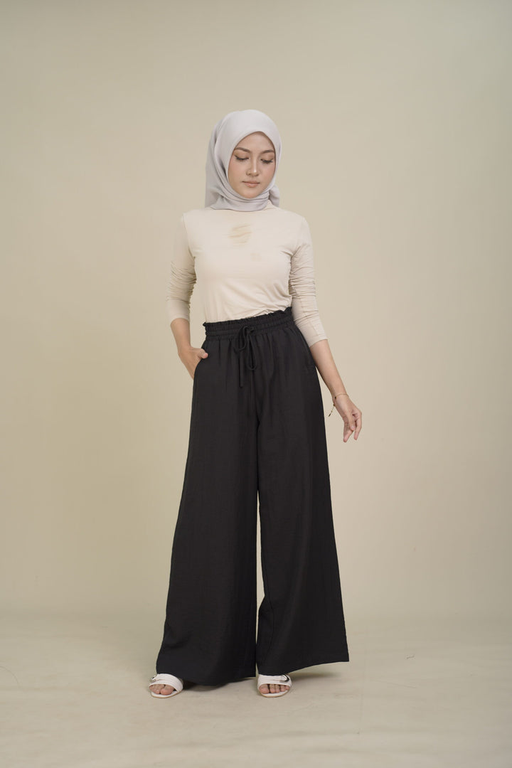 Alodia Pants Black