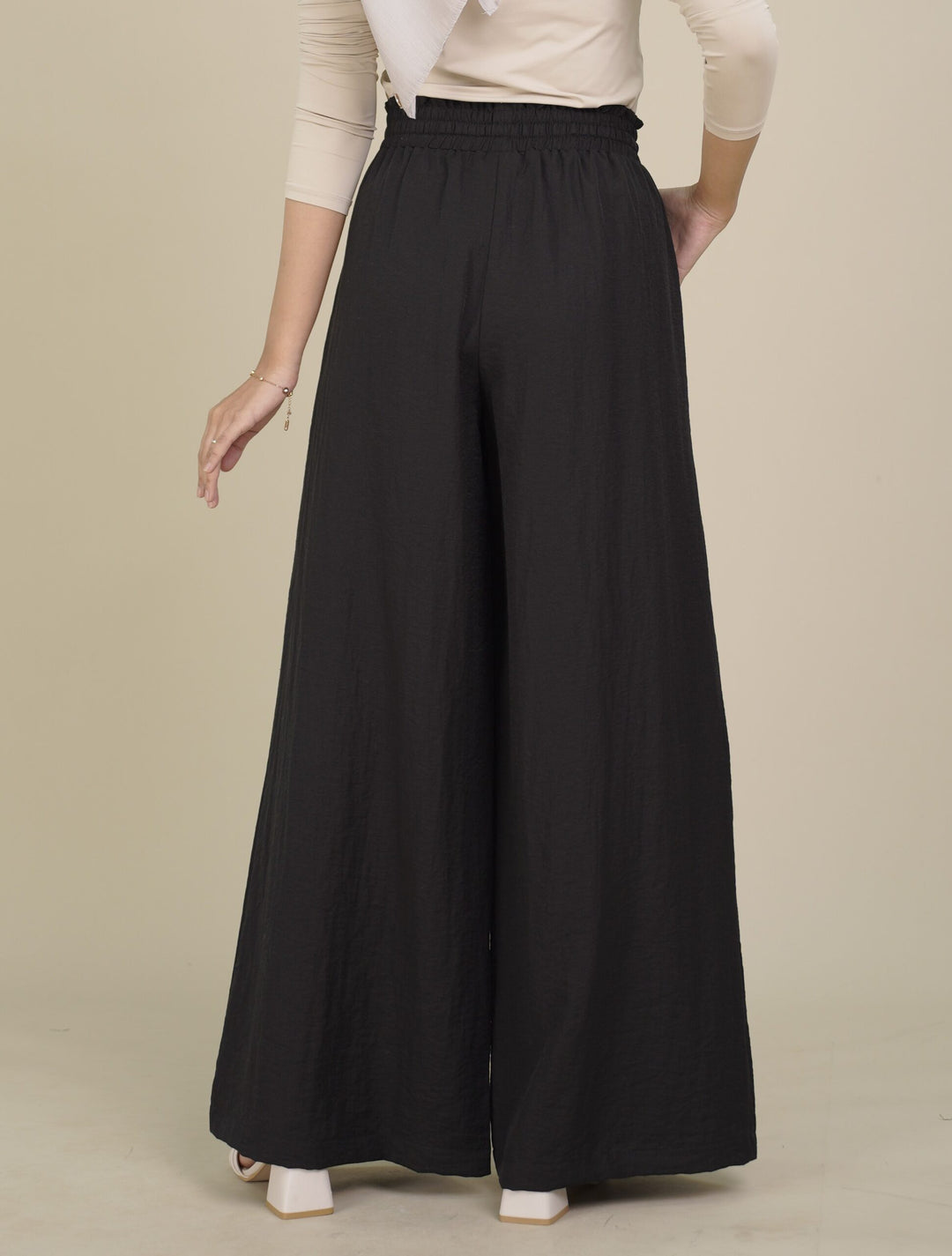 Alodia Pants Black