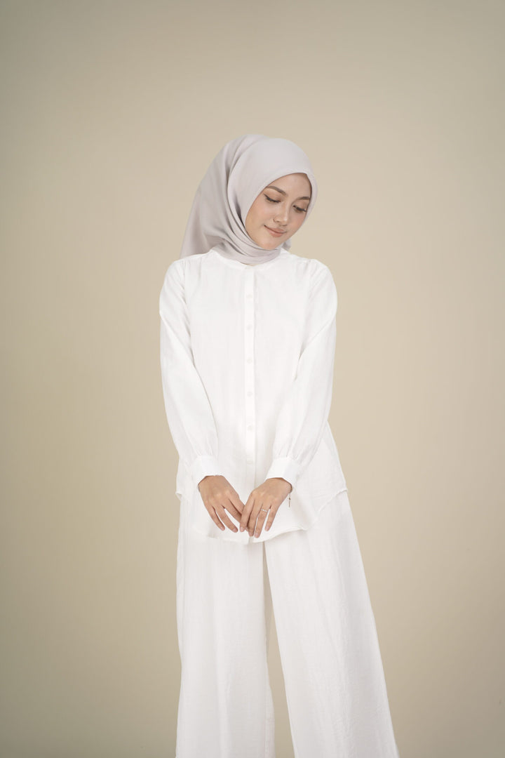 Alodia 2.0 Baggy Top White