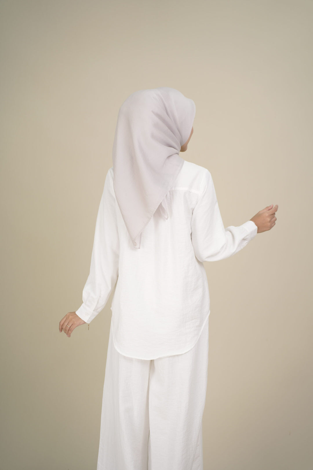 Alodia 2.0 Baggy Top White
