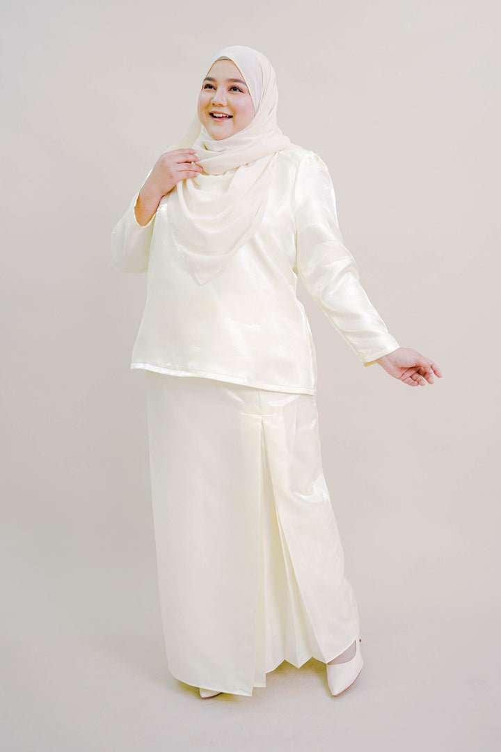 Kalea Plus Size Shimmer Kurung in Soft Yellow