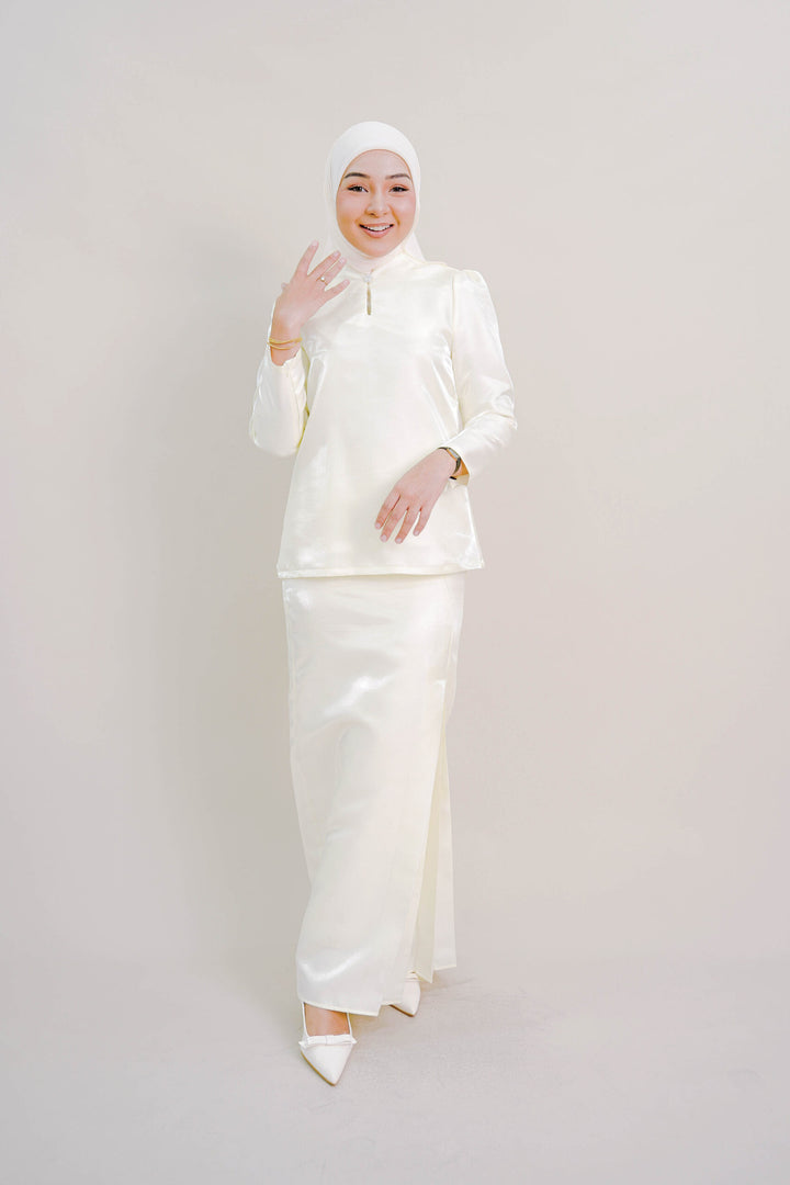 Kalea Shimmer Kurung in Soft Yellow