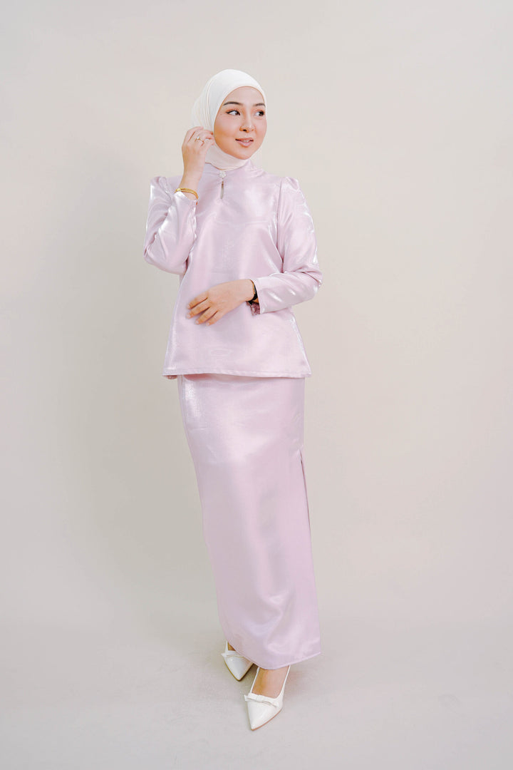 Kalea Shimmer Kurung in Ash Pink