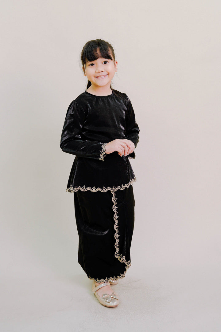 Della Kids Kurung in Black