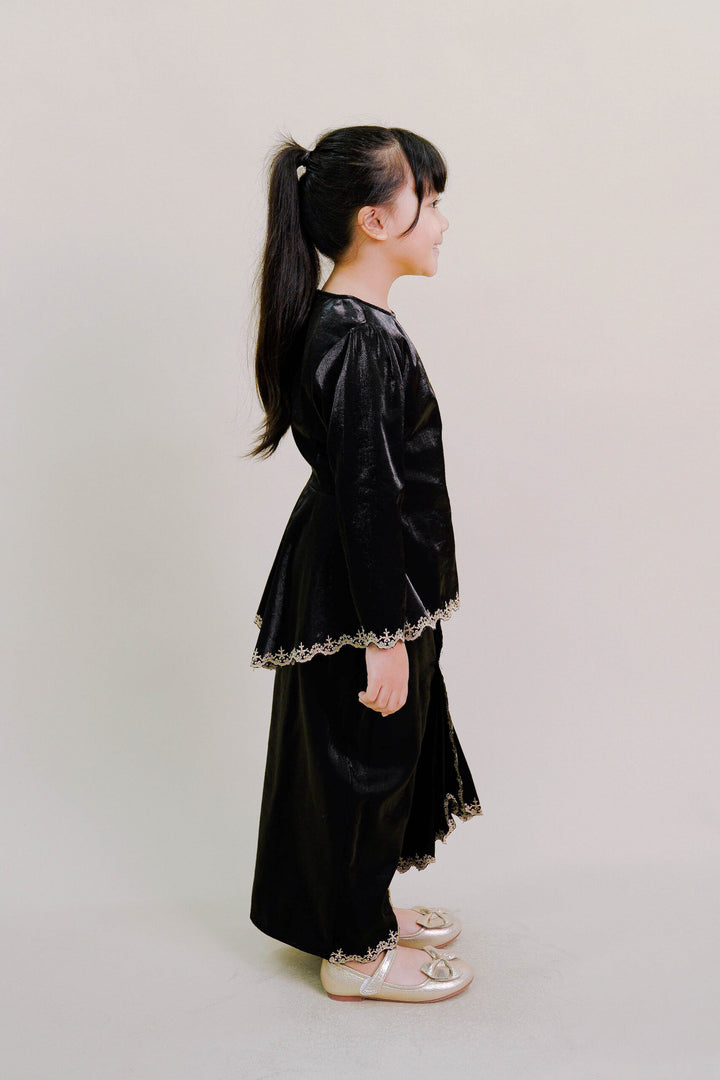 Della Kids Kurung in Black
