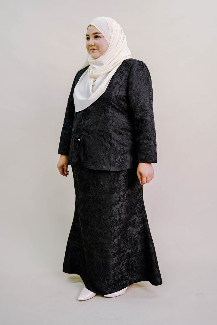 Kioshi Plus Size Ribbon Kurung in Black