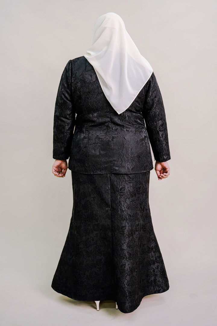 Kioshi Plus Size Ribbon Kurung in Black