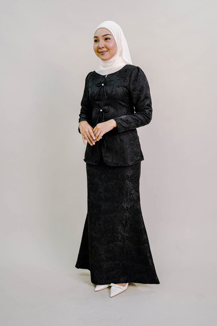 Kioshi Ribbon Kurung in Black