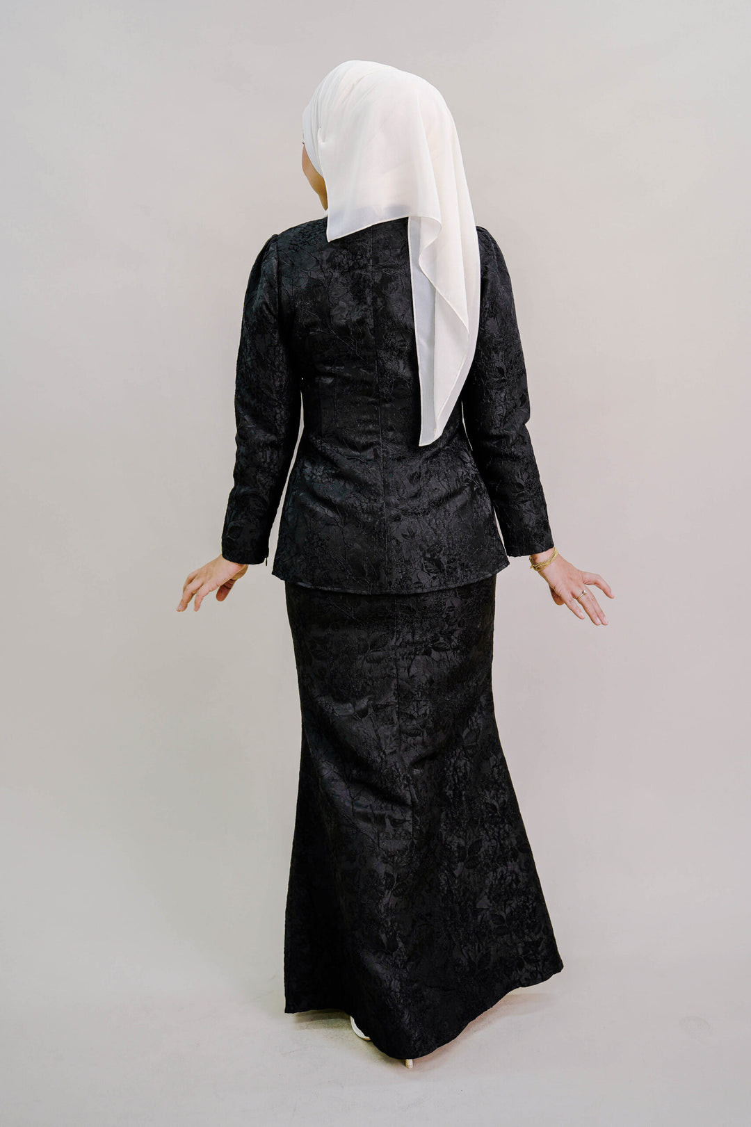 Kioshi Ribbon Kurung in Black