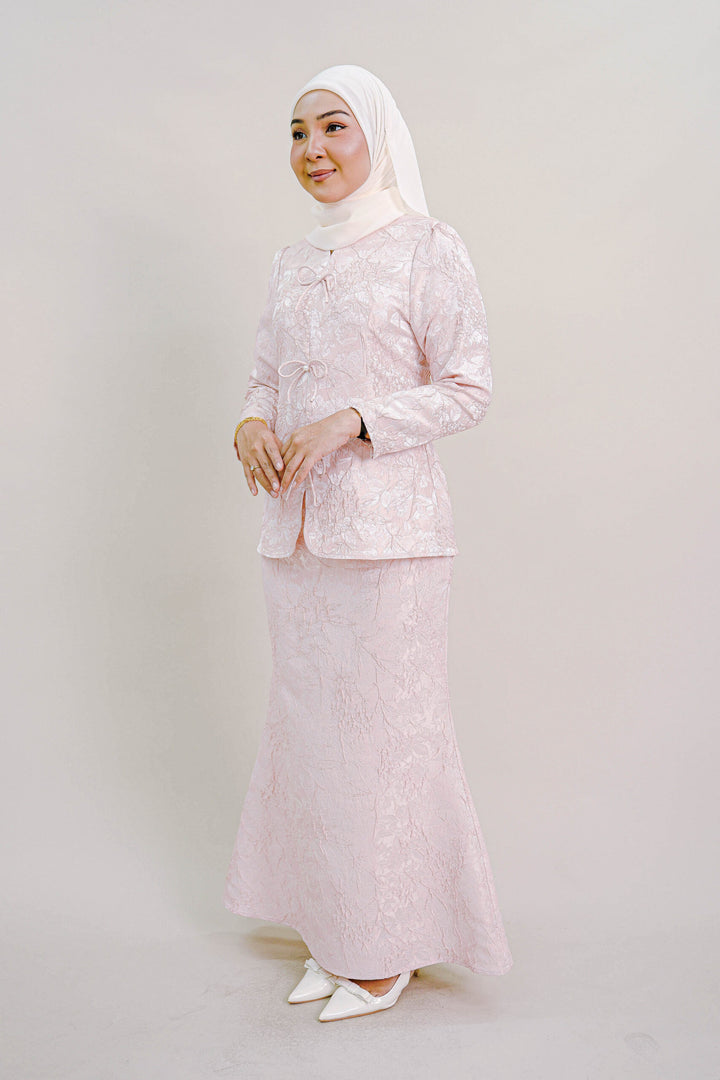 Kioshi Ribbon Kurung in Pink