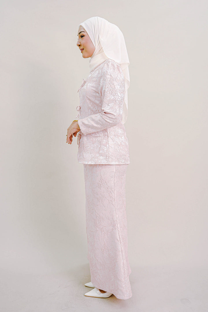 Kioshi Ribbon Kurung in Pink