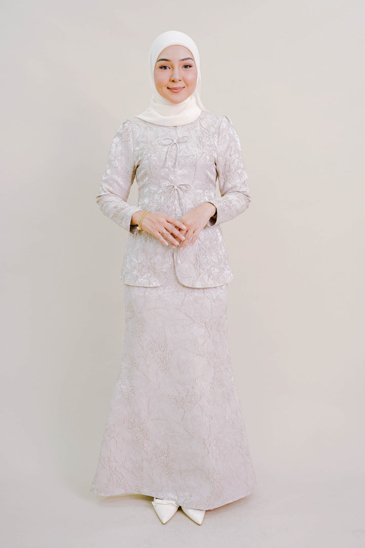 Kioshi Ribbon Kurung in Champagne