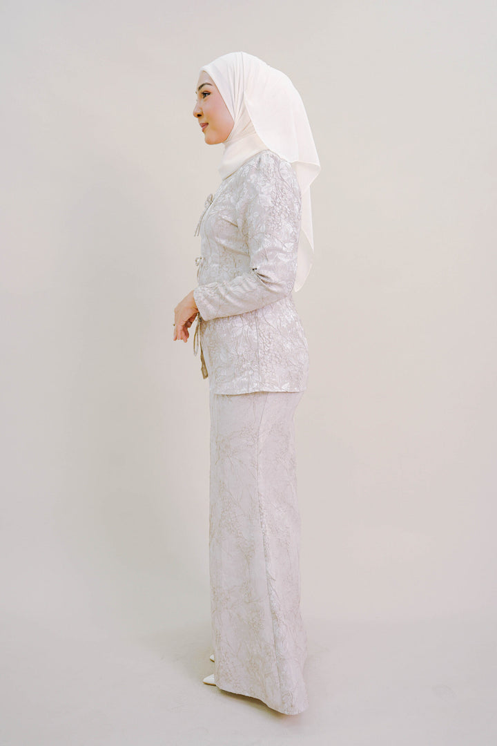 Kioshi Ribbon Kurung in Champagne