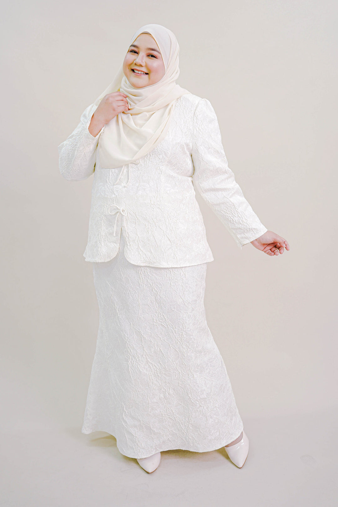 Kioshi Plus Size Ribbon Kurung in White