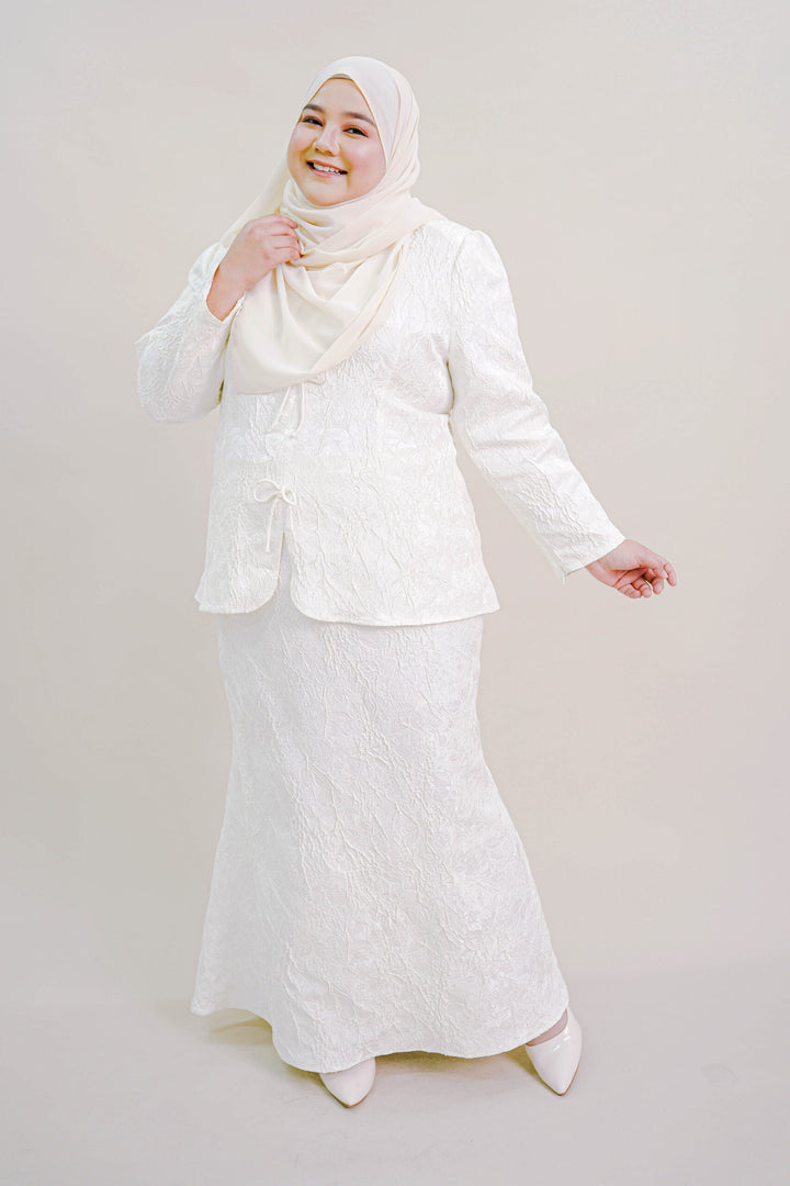 Kioshi Plus Size Ribbon Kurung in White