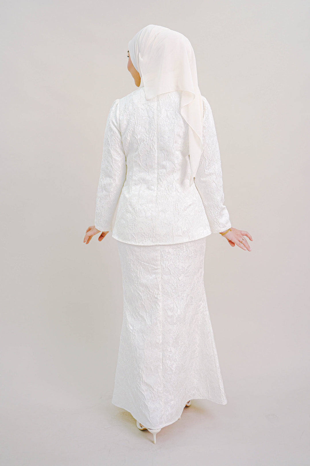 Kioshi Ribbon Kurung in White