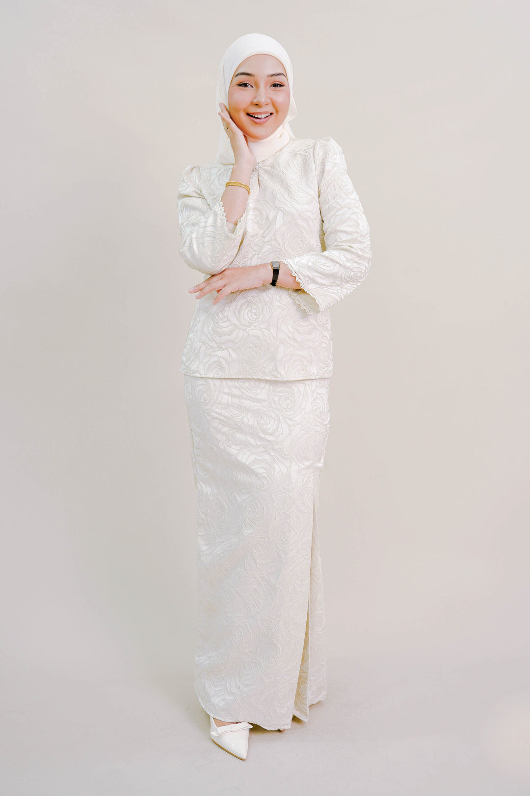 Felline Kurung in Champagne