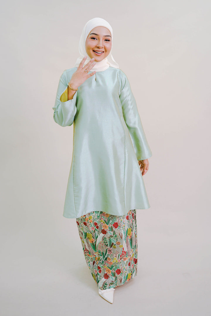 Nour Shantung Kurung in Green