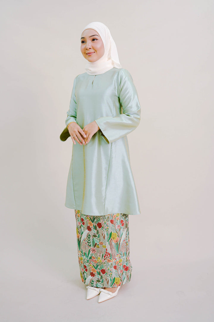 Nour Shantung Kurung in Green