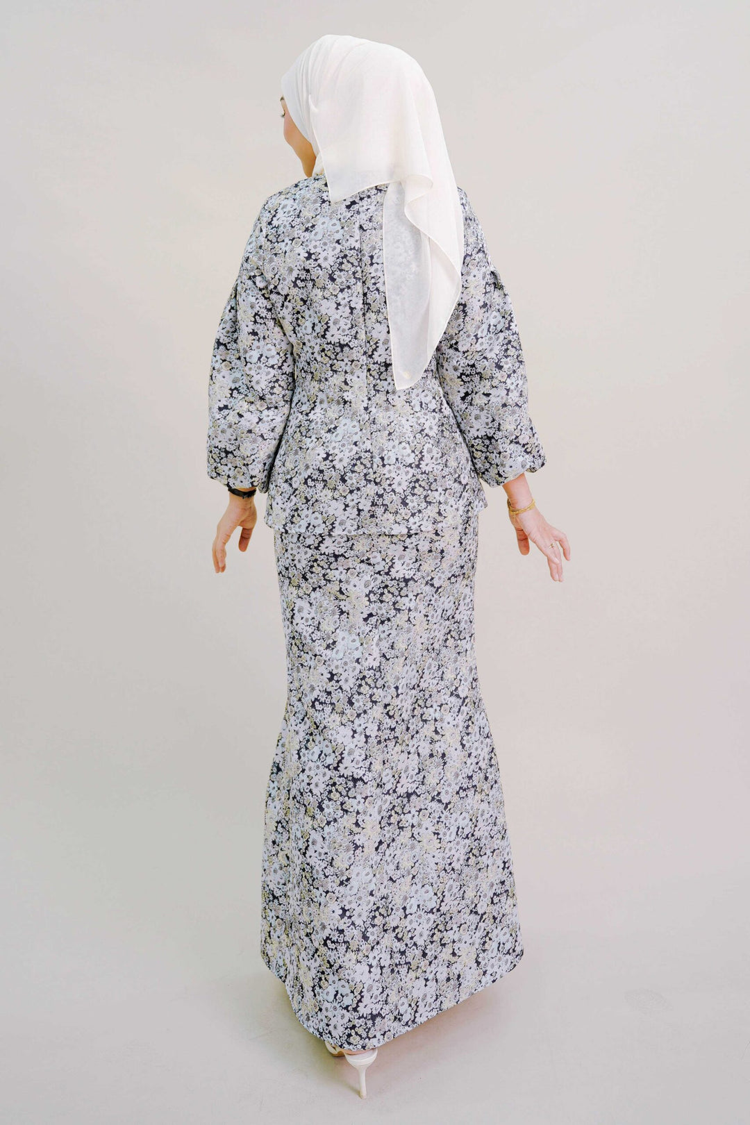 Elora Kurung in Light Blue