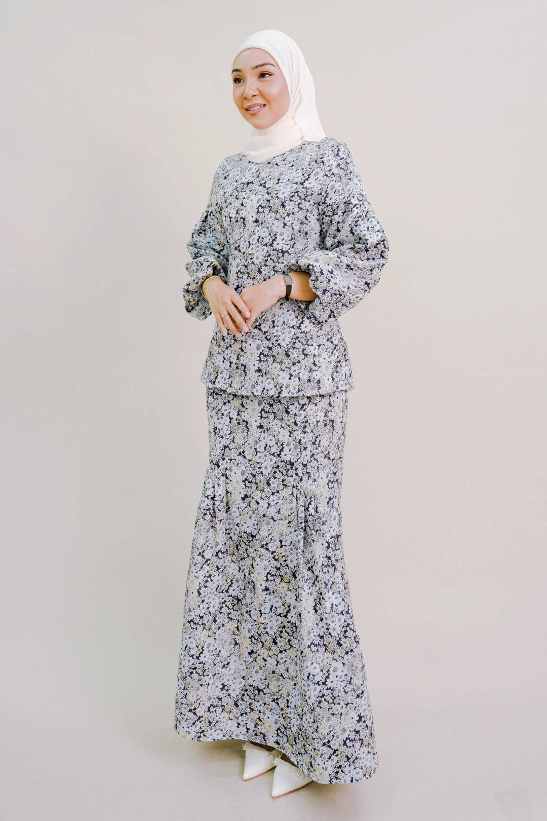 Elora Kurung in Light Blue