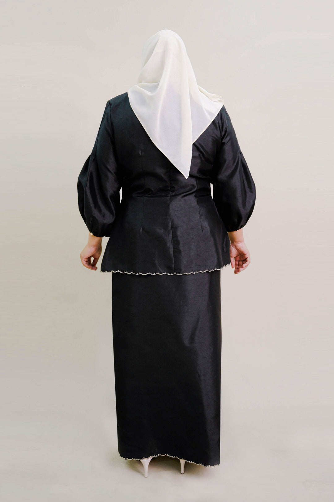 Evelyn Plus Size Kurung with Embroidery in Black