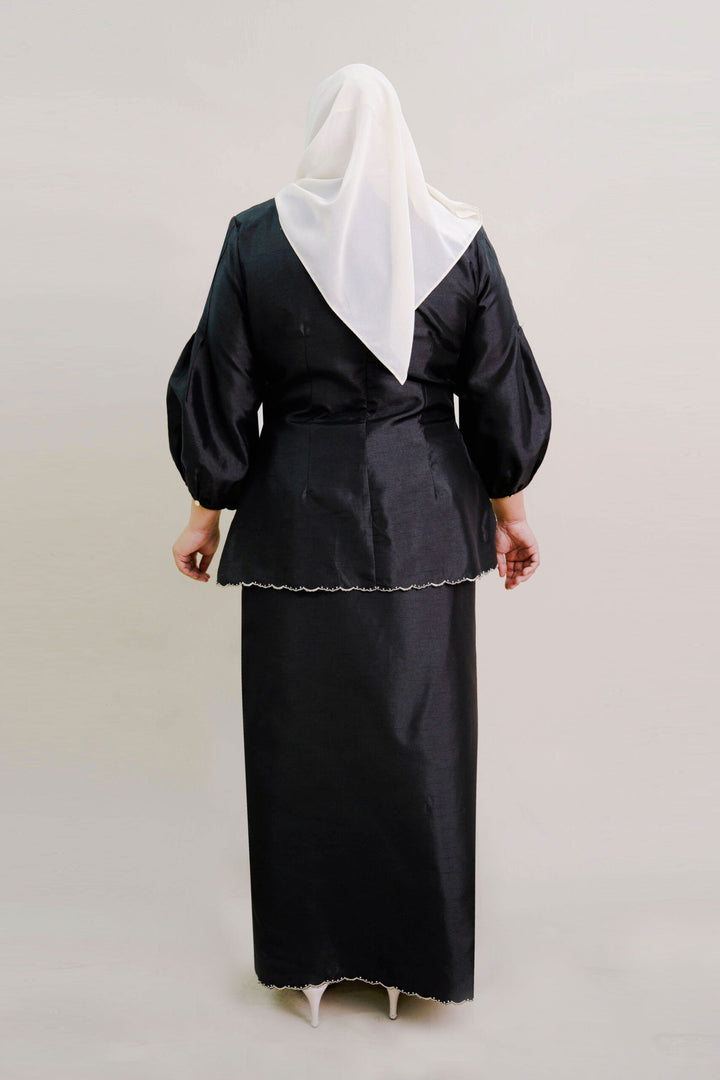 Evelyn Plus Size Kurung with Embroidery in Black