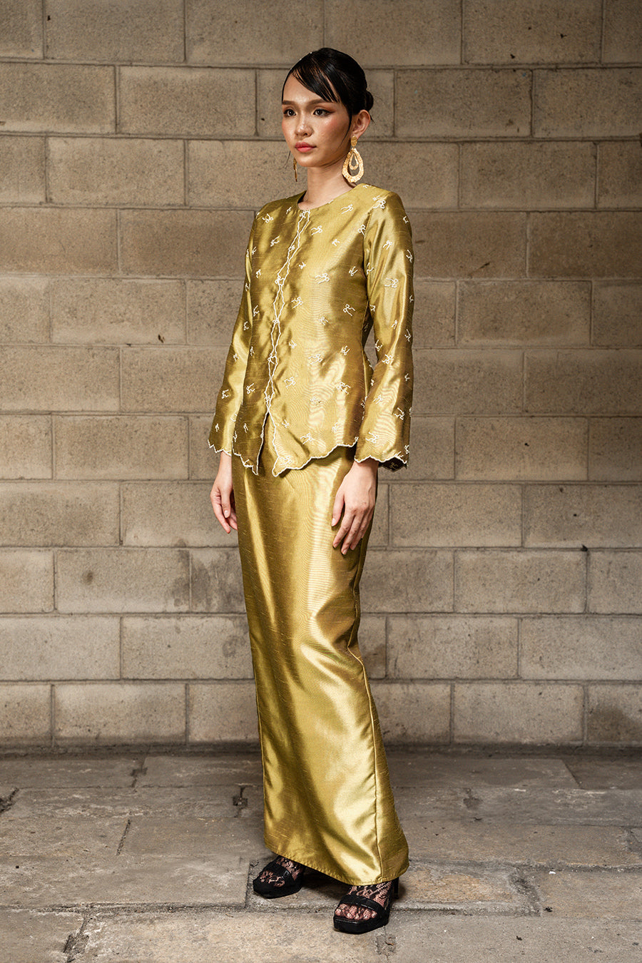 Ilona Kebaya Moden in Gold