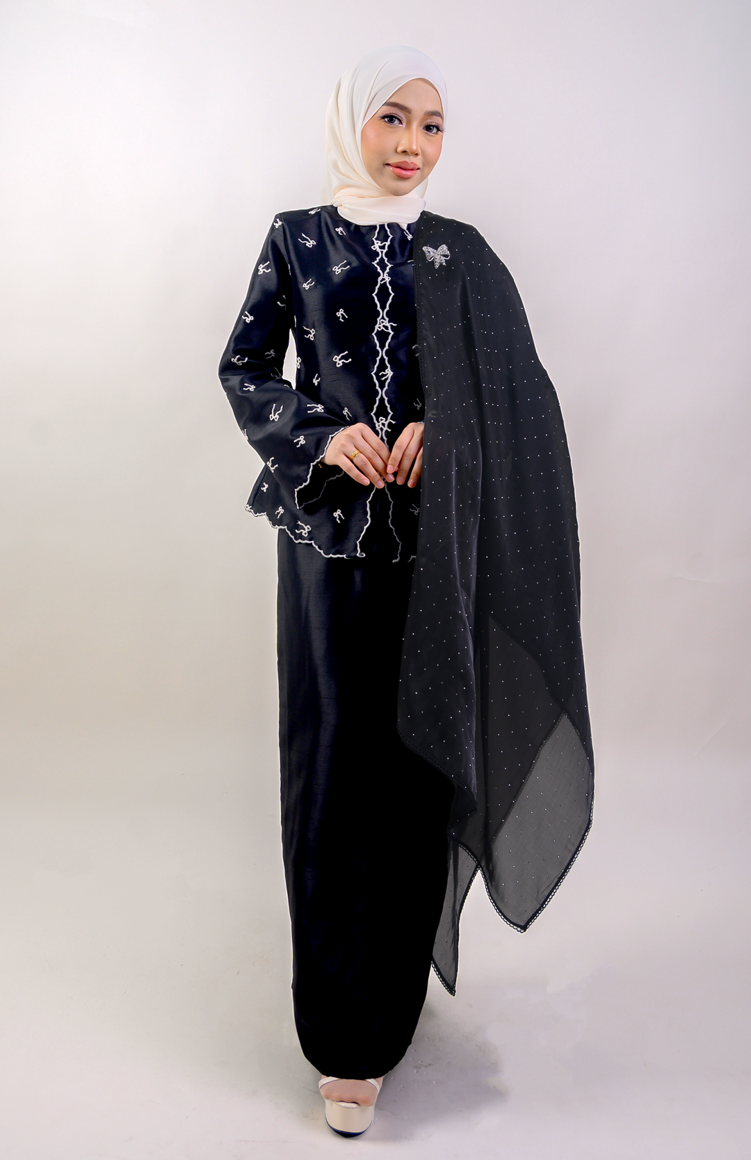 Nilamsari Embellished Organdy Selendang Black