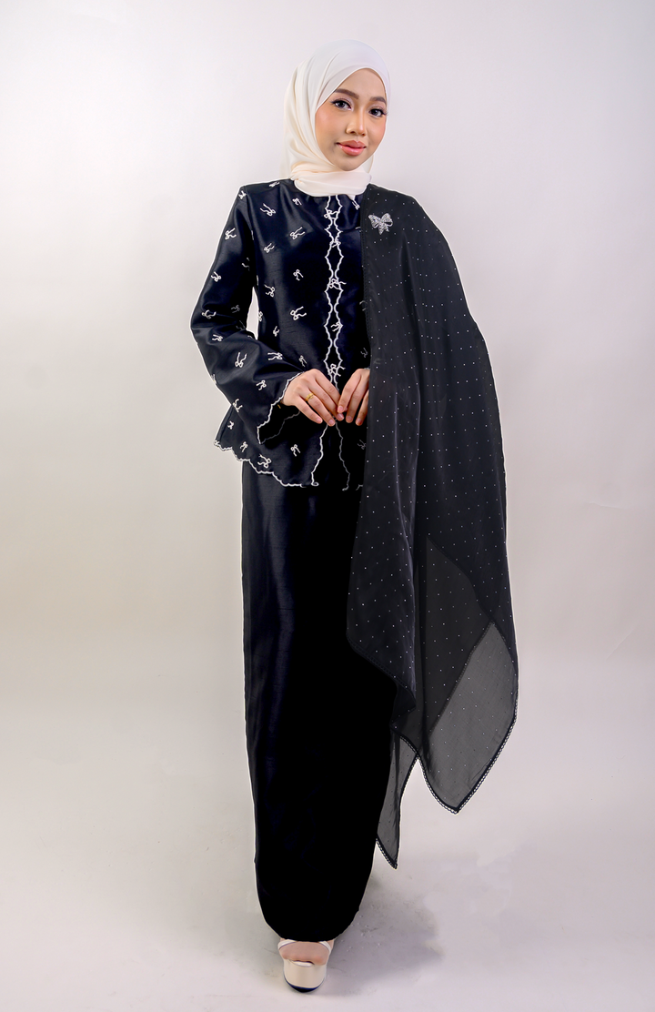 Nilamsari Embellished Organdy Selendang Black