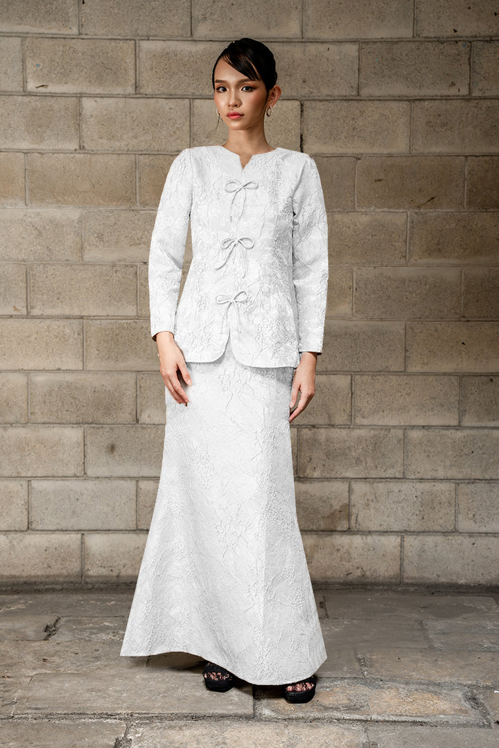 Kioshi Ribbon Kurung in White