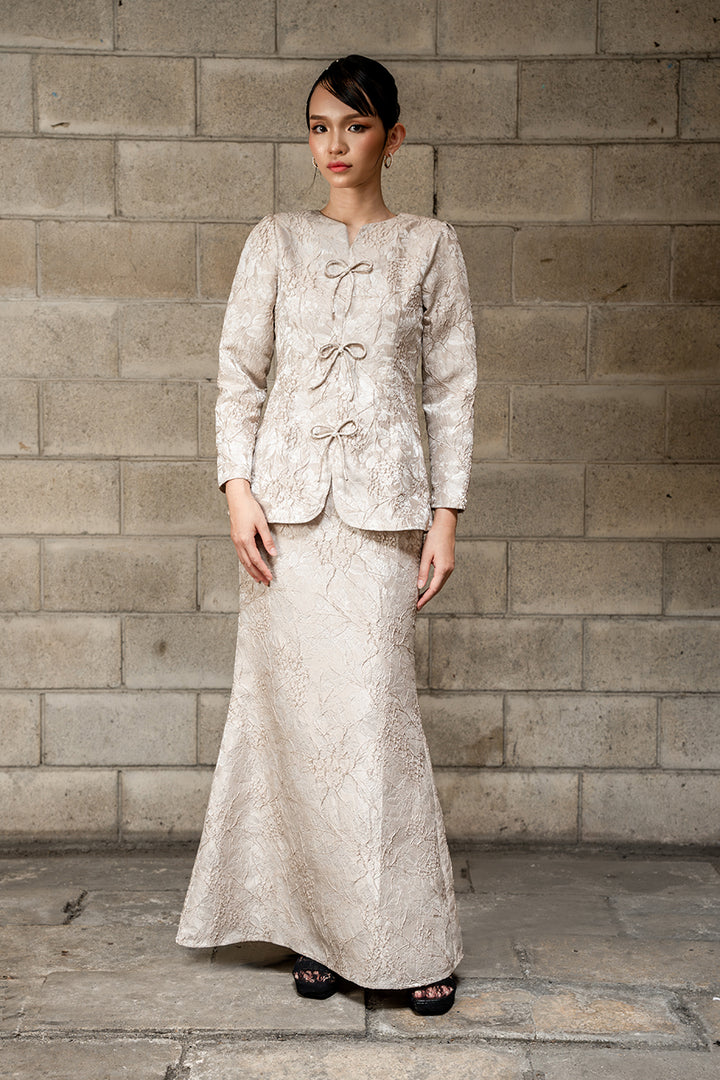 Kioshi Ribbon Kurung in Champagne