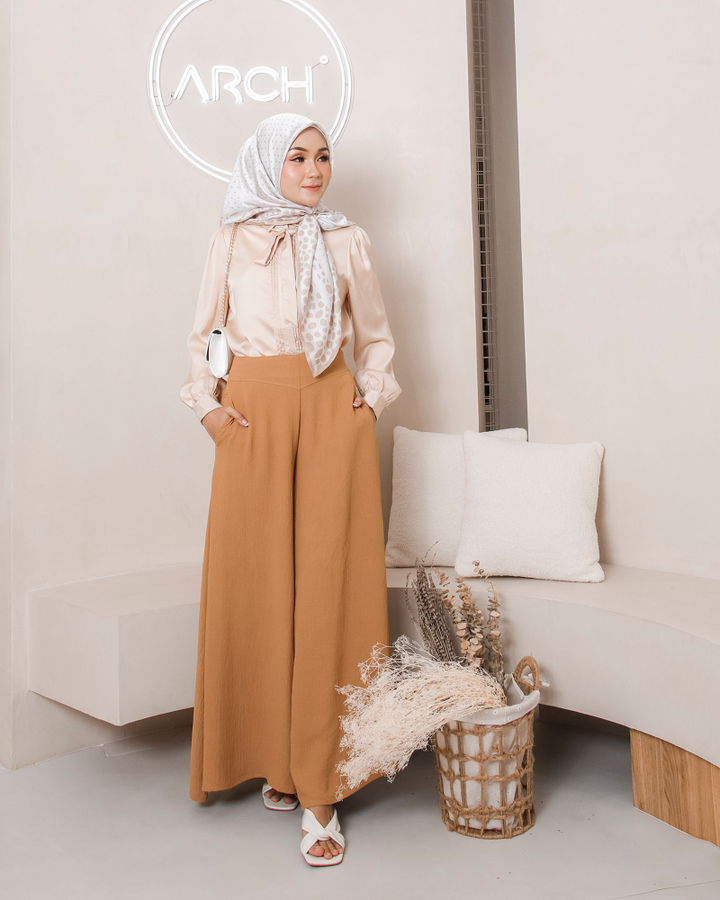Dakota Leopard Printed Square Beige