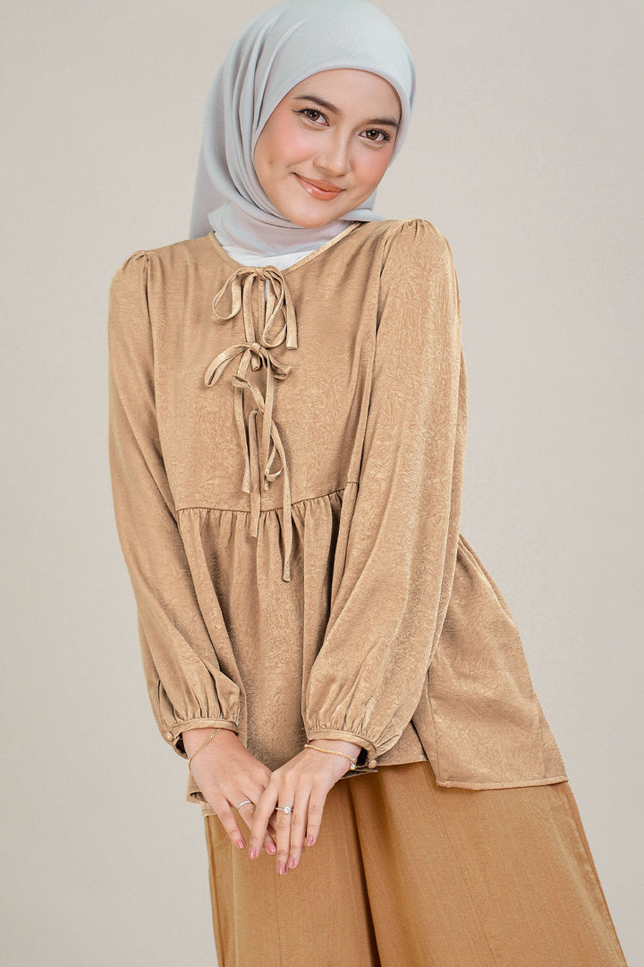 Jane Ruffle Top Latte